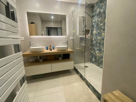 Location
Appartement spacieux de 4 pièces avec balcon dans un quartier calme et familial (loyer tout inclus)