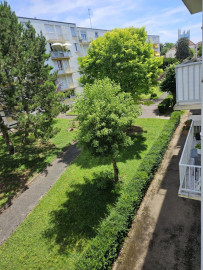 
                                                                                        Location
                                                                                         Appartement spacieux proche Universités.