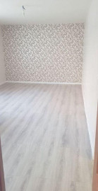 
                                                                                        Location
                                                                                         Appartement spacieux, remis à neuf
