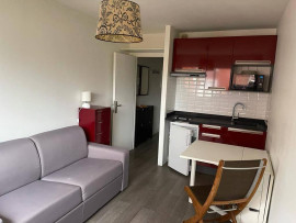 
                                                                                        Location
                                                                                         APPARTEMENT STUDIO en location meublée Paris 17èm