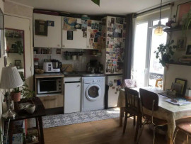 
                                                                                        Location
                                                                                         Appartement sur cour et jardin, calme et lumineux