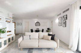 
                                                                                        Vente
                                                                                         Appartement sur la Marina de Puerto Banus