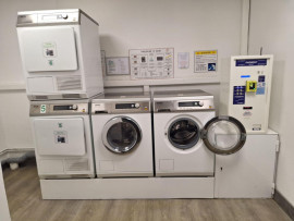 
                                                                                        Location
                                                                                         Appartement sympa, accueillant, calme, confortable