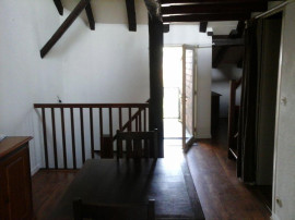 
                                                                                        Location
                                                                                         Appartement T1 bis situé en centre ville