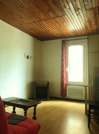 
                                                                                        Location
                                                                                         Appartement T1 refait à neuf