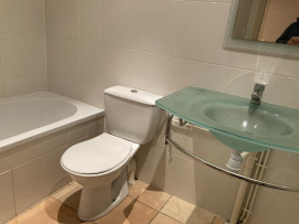 
                                                                                        Location
                                                                                         Appartement T1 standing proche Orléans