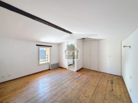 
                                                                                        Location
                                                                                         Appartement T2 - 1er étage -  n°3