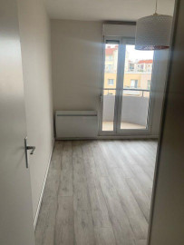 
                                                                                        Location
                                                                                         Appartement T2 – 47 m² avec balcon