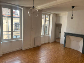 
                                                                                        Location
                                                                                         Appartement T2