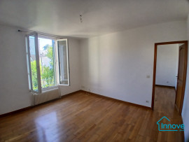 
                                                                                        Vente
                                                                                         APPARTEMENT T2 AVEC BOX