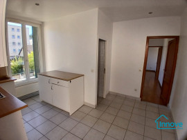 
                                                                                        Vente
                                                                                         APPARTEMENT T2 AVEC BOX