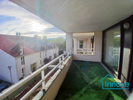 
                                                                                        Location
                                                                                         Appartement T2 avec terrasse Quartier du lac Grande Ile