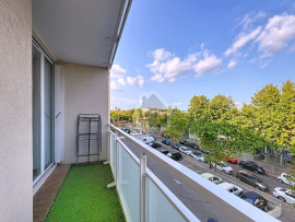 
                                                                                        Location
                                                                                         Appartement T2 - Balcon