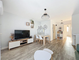 
                                                                                        Location
                                                                                         Appartement T2 - Balcon