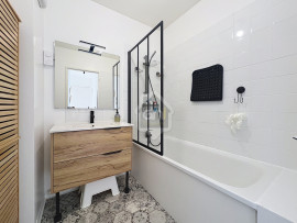 
                                                                                        Location
                                                                                         Appartement T2 - Balcon