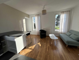 
                                                                                        Location
                                                                                         Appartement T2 de 41 m² lumineux refait à neuf