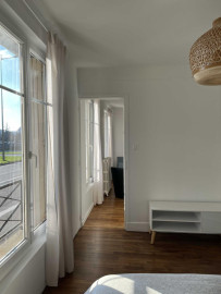 
                                                                                        Location
                                                                                         Appartement T2 de 41 m² lumineux refait à neuf