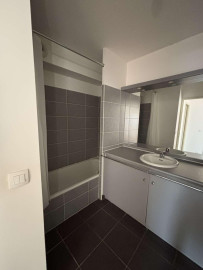 
                                                                                        Location
                                                                                         Appartement T2 lumineux et rénové à Eysines