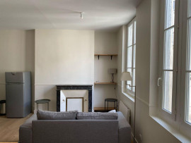 
                                                                                        Location
                                                                                         Appartement T2 lumineux, meublé - ORLEANS CENTRE