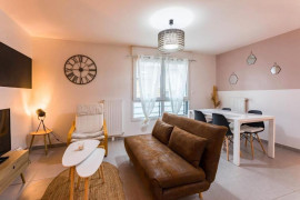 
                                                                                        Location
                                                                                         Appartement T2 meublé, climatisé, rénové, 32m2
