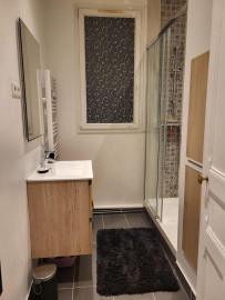 
                                                                                        Location
                                                                                         Appartement T2 proche de la Défense