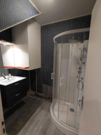 
                                                                                        Location
                                                                                         Appartement T2 rénové à louer