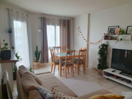 
                                                                                        Location
                                                                                         Appartement T2 + stationnement