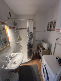 
                                                                                        Location
                                                                                         Appartement T2 traversant  50m² calme et lumineux
