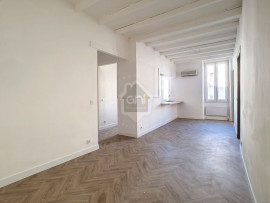 
                                                                                        Location
                                                                                         Appartement T3 - 1er étage