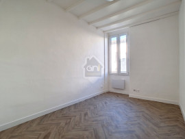 
                                                                                        Location
                                                                                         Appartement T3 - 1er étage