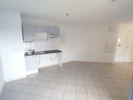 
                                                                                        Vente
                                                                                         T3 avec balcon loggia et deux parkings