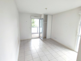 
                                                                                        Vente
                                                                                         T3 avec balcon loggia et deux parkings