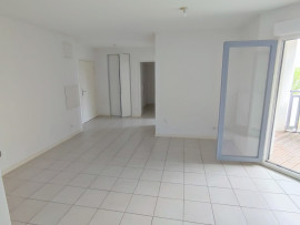 
                                                                                        Vente
                                                                                         T3 avec balcon loggia et deux parkings