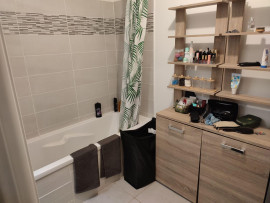 
                                                                                        Location
                                                                                         Appartement T3 avec terrasse (14m²) et parking