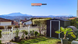 
                                                                                        Vente
                                                                                         Appartement T3 Bidart centre, 3eme ligne océan, inspiration loft avec jardin et vue Pyrénées