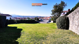 
                                                                                        Vente
                                                                                         Appartement T3 Bidart centre, 3eme ligne océan, inspiration loft avec jardin et vue Pyrénées