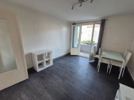 
                                                                                        Location
                                                                                         Appartement T3 de 54 m² + Balcon + Cave, Rue Léon