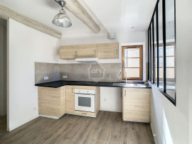 
                                                                                        Location
                                                                                         Appartement T3 - duplex