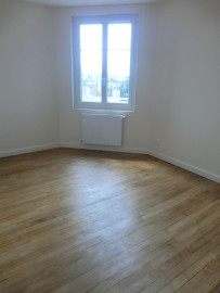
                                                                                        Location
                                                                                         Appartement T3 lumineux avec vue dégagée