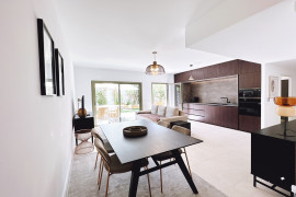 
                                                                                        Location
                                                                                         Jardins De Borely