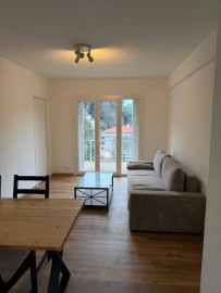 
                                                                                        Location
                                                                                         Appartement T3 meublé rénové
