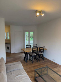 
                                                                                        Location
                                                                                         Appartement T3 meublé rénové
