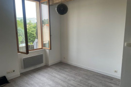 
                                                                                        Location
                                                                                         Appartement T3 ROQUEVAIRE