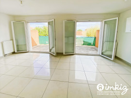 Vente
Appartement T3 + terrasse +2 parkings
