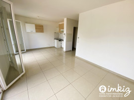 Vente
Appartement T3 + terrasse +2 parkings