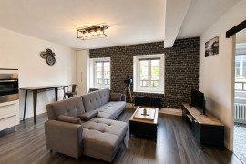 
                                                                                        Vente
                                                                                         Appartement T3 traversant et entièrement rénové en plein cœur de Soucieu-en-Jarrest