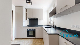 
                                                                                        Vente
                                                                                         Appartement T4/5 à Vendre - quartier St Louis- Versailles