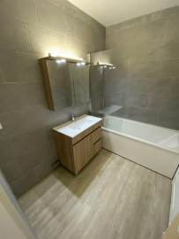 
                                                                                        Location
                                                                                         APPARTEMENT T4 75M2 PROCHE CHALONS EN CHAMPAGNE