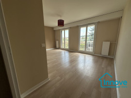 
                                                                                        Location
                                                                                         Appartement T4 à louer - Versailles Chantiers