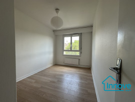 
                                                                                        Location
                                                                                         Appartement T4 à louer - Versailles Chantiers